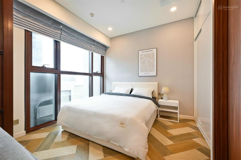 Căn hộ the metropole thủ thiêm giá 13,9 tỷ cầm sổ liền tay.