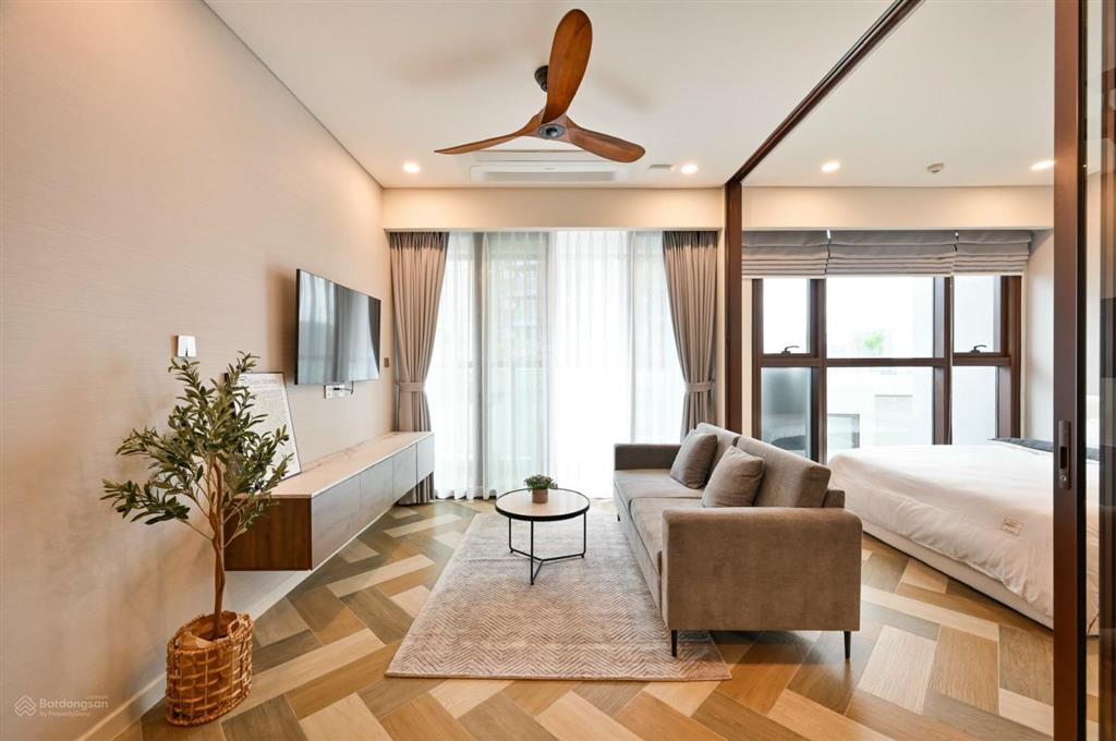 Căn hộ the metropole thủ thiêm giá 13,9 tỷ cầm sổ liền tay.