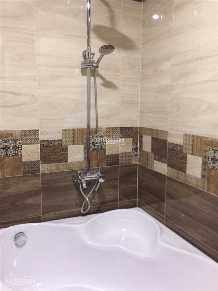 Cho thuê nhà hẻm xe hơi 3/2, q10, 18tr/th.  0909 579 *** 0978 508 *** hưng