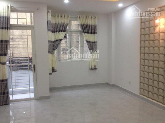 Cho thuê nhà hẻm xe hơi 3/2, q10, 18tr/th.  0909 579 *** 0978 508 *** hưng