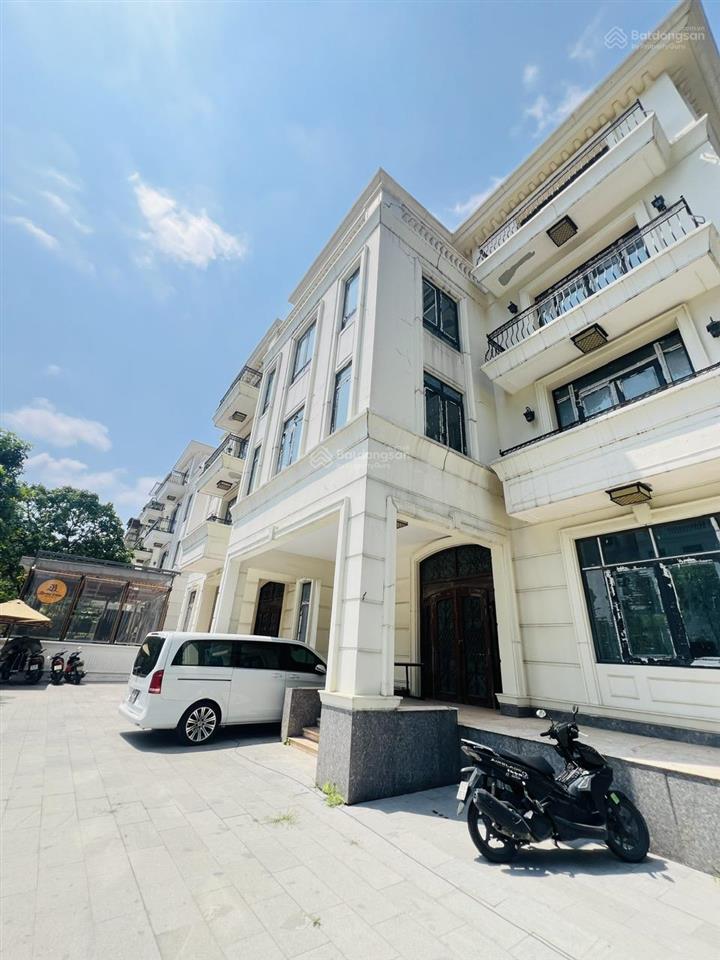 Villa ba son  căn góc đối diện jw marriot  380 tỷ