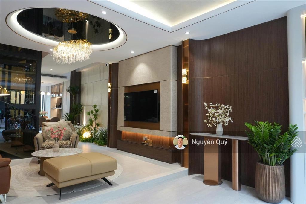 Kẹt tiền quá! bán gấp nhà phố 4 tầng, dt 5x18, có thang máy, nội thất cao cấp, khu phú mỹ quận 7