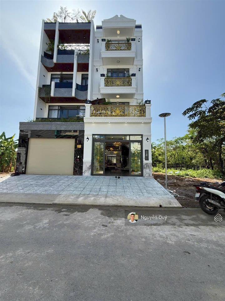 Kẹt tiền quá! bán gấp nhà phố 4 tầng, dt 5x18, có thang máy, nội thất cao cấp, khu phú mỹ quận 7