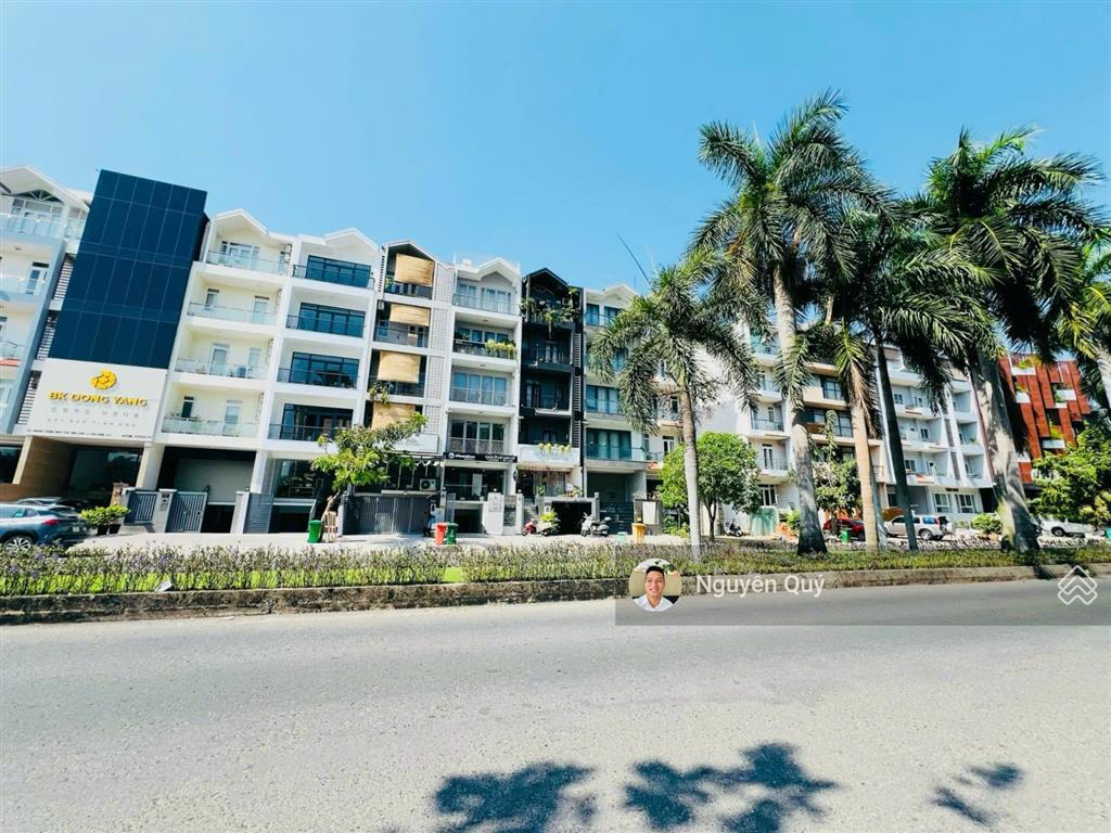 Kẹt tiền bán nhà phố  biệt thự đường nguyễn thị thập kdc him lam kênh tẻ q. 7, giá cắt lỗ 20 tỷ