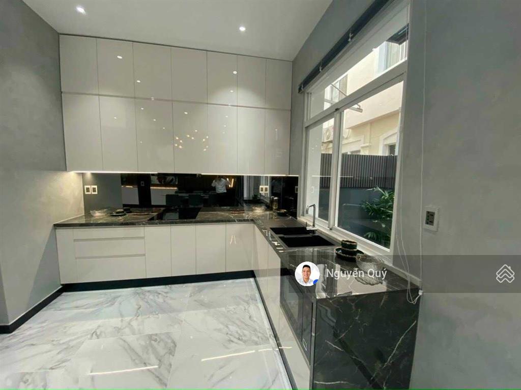 Giảm mạnh 3 tỷ  bán gấp biệt thự khu hưng thái quận 7  đây là căn nhà nổi bật phú mỹ hưng