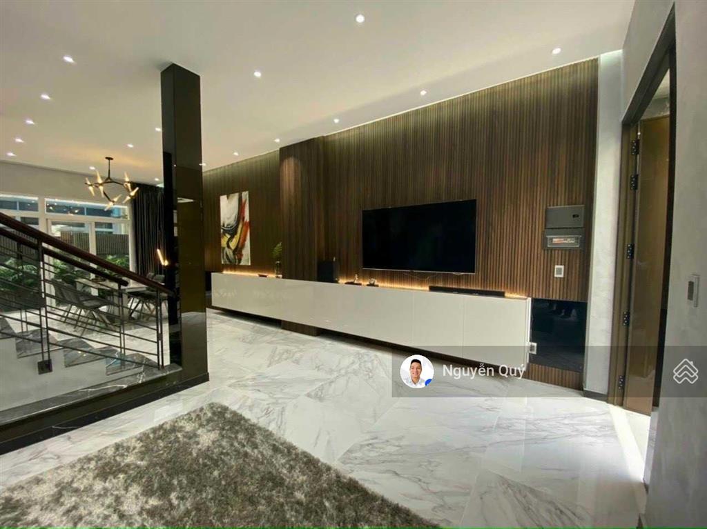 Giảm mạnh 3 tỷ  bán gấp biệt thự khu hưng thái quận 7  đây là căn nhà nổi bật phú mỹ hưng