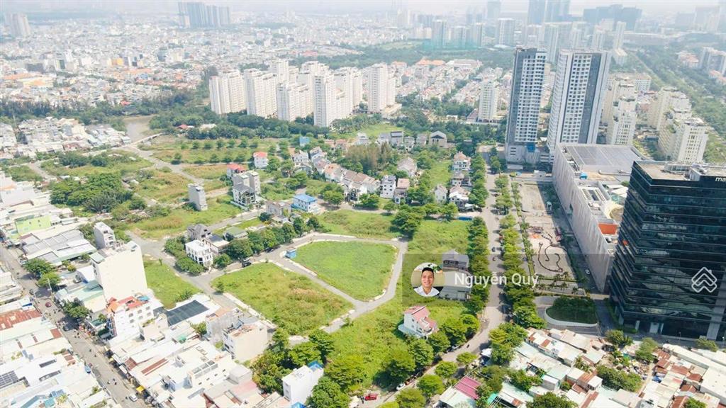 Cần tiền bán gấp lô đất biệt thự sadeco vivo city q. 7, dt 12,5x20m (250m2), giá 26,5 tỷ, sổ hồng
