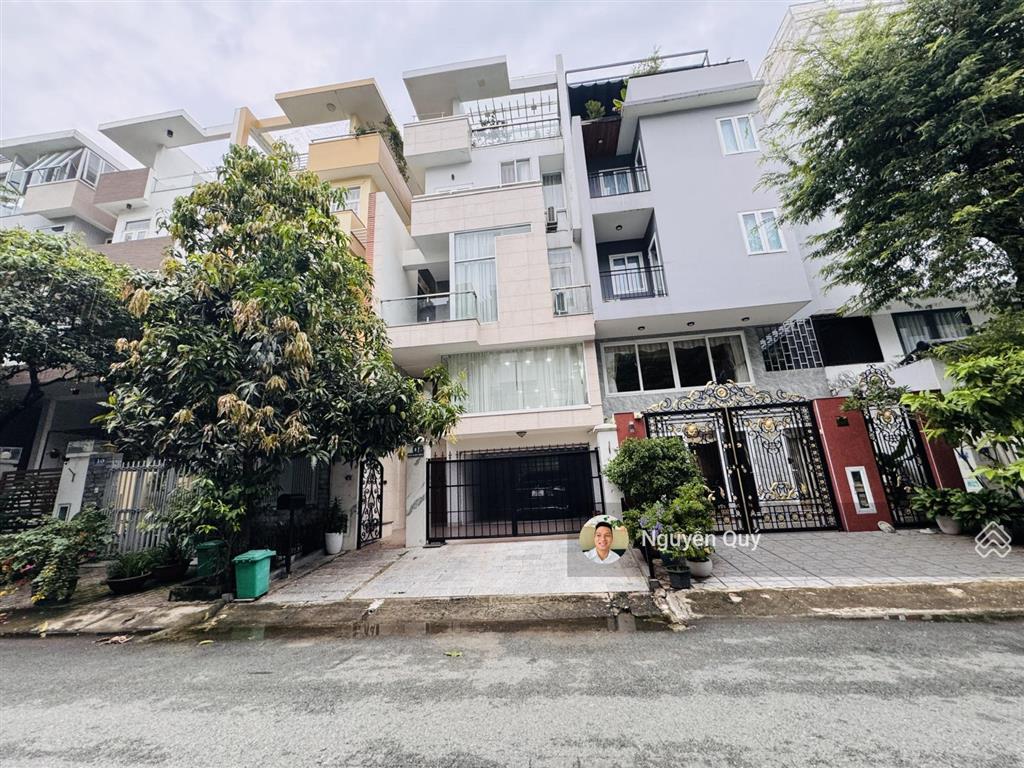 Bán lỗ 2 tỷ! bán gấp nền đất đẹp kdc phú mỹ 126m2 (6x21m)  hướng nam, đường 12m, giá tốt 16,5 tỷ