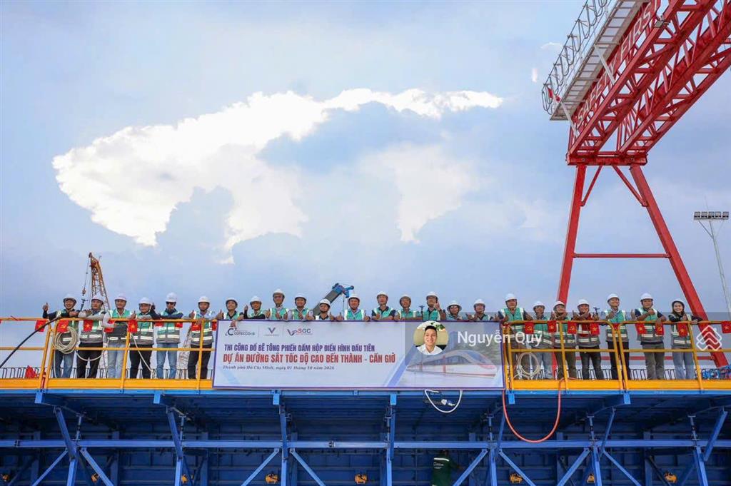 Bán gấp lô đất mặt tiền đường 20m, kdc phú mỹ quận 7, ngay ga tân mỹ, dt 92.5m2, giá tốt 11 tỷ