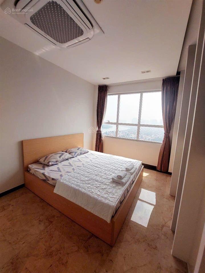 Chính chủ bán căn hộ penthouse tropic garden dt 158m2 căn hộ duplex + 62m2 vườn, 22 tỷ. 0973 282 ***