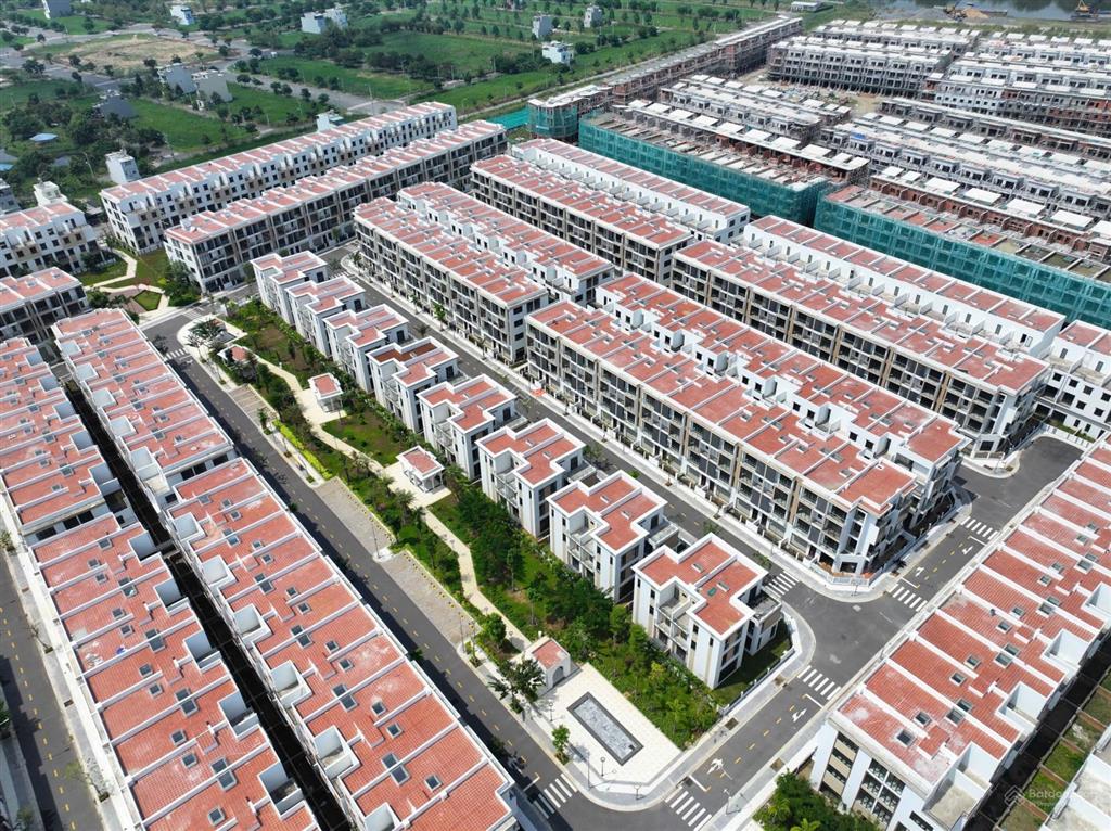 Nhà phố t&t long hậu giá cực tốt. 6x18m  vài bước là ra công viên, đường lớn, thoáng mát  5.3 tỷ