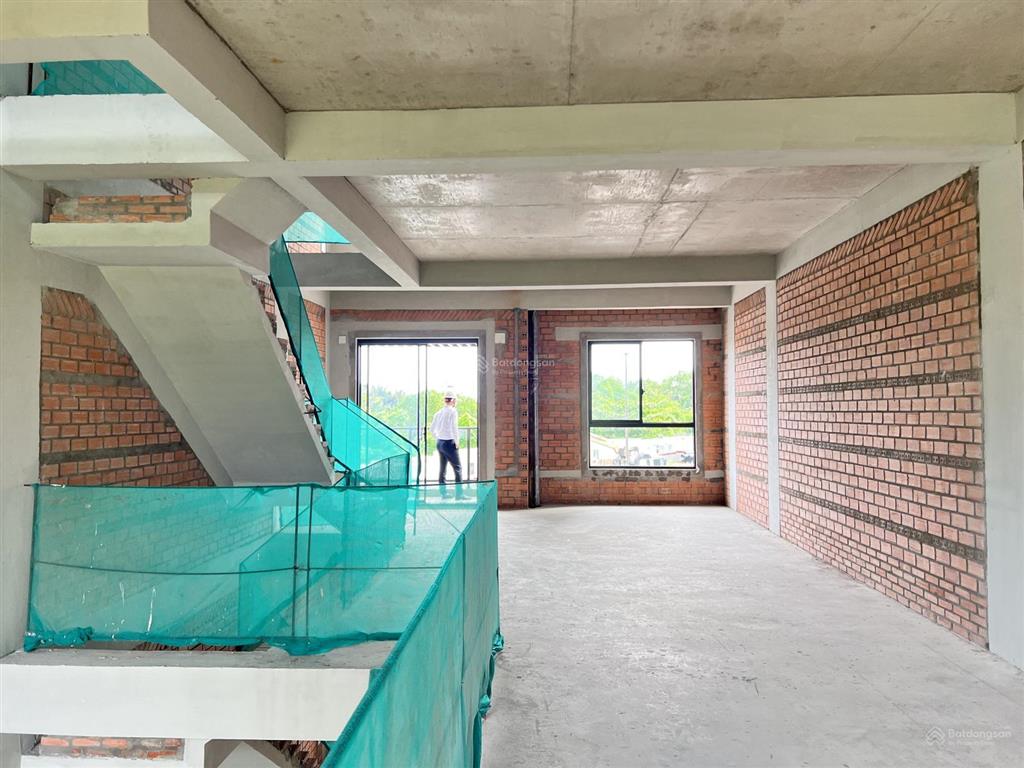 Nhà phố 2 mặt tiền mizuki park, view kênh đào, 4 tầng, tặng nội thất 350tr + ck 13.5%. 0904 055 ***