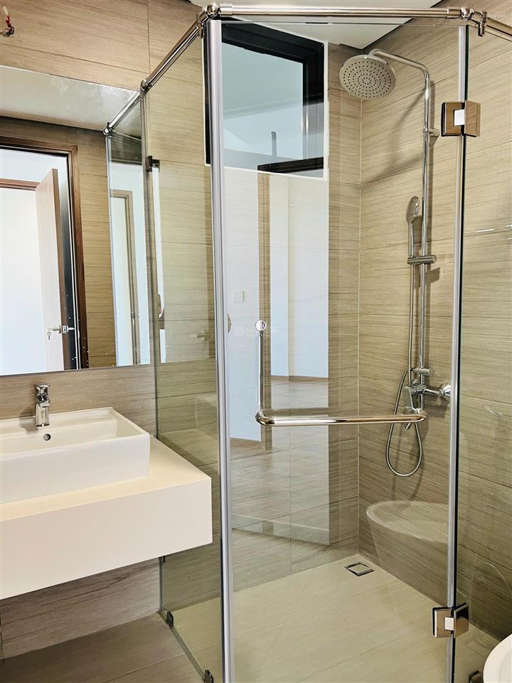 Cho thuê căn góc 2pn 2wc, akari city, võ văn kiệt. 3 máy lạnh, máy nước nóng. 11 triệu. 0904 055 ***
