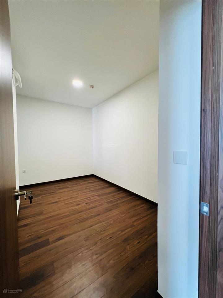 Cho thuê căn góc 2pn 2wc, akari city, võ văn kiệt. 3 máy lạnh, máy nước nóng. 11 triệu. 0904 055 ***