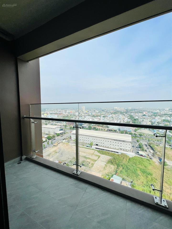Cho thuê căn góc 2pn 2wc, akari city, võ văn kiệt. 3 máy lạnh, máy nước nóng. 11 triệu. 0904 055 ***