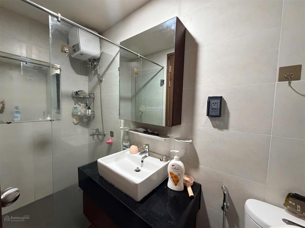 Cho thuê sân vườn 2pn 2wc  72m2 + 18m2 sân vườn. có nội thất. 12,5 triệu/tháng. 0904 055 ***