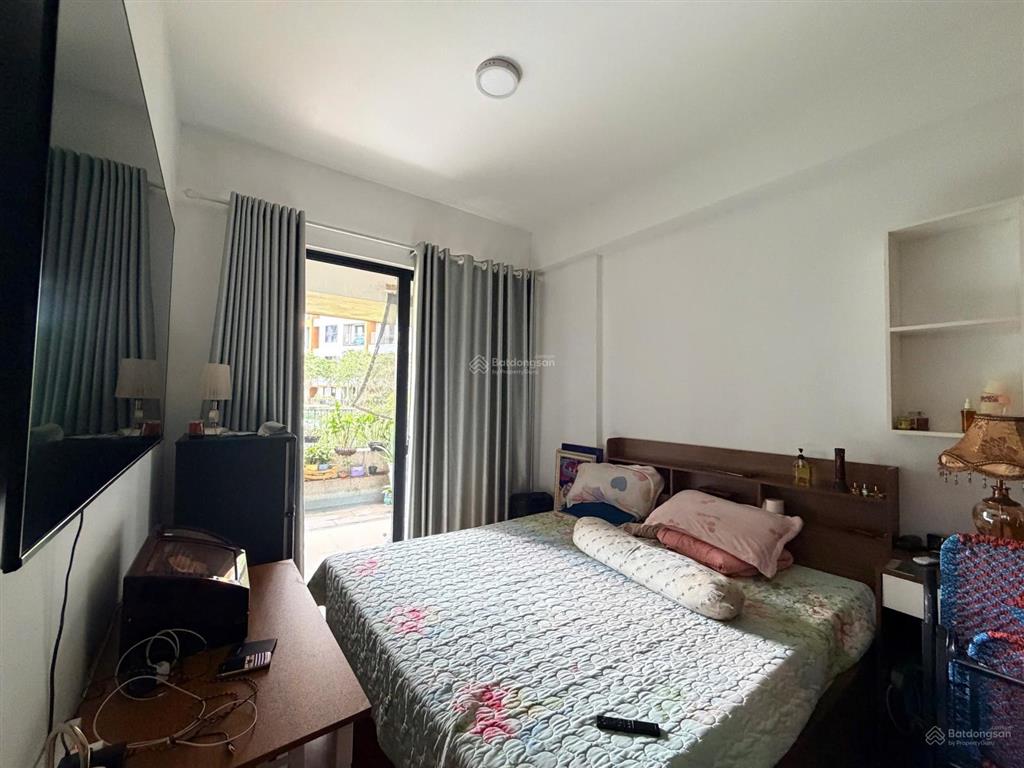 Cho thuê sân vườn 2pn 2wc  72m2 + 18m2 sân vườn. có nội thất. 12,5 triệu/tháng. 0904 055 ***