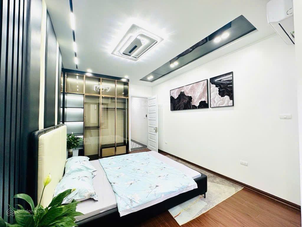 Nhà riêng yên hòa  40m2  5 tầng  ngõ thông, tài chính 10,x tỷ