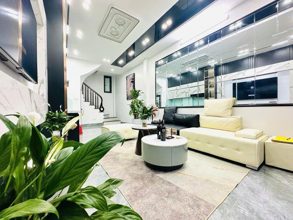 Nhà riêng yên hòa  40m2  5 tầng  ngõ thông, tài chính 10,x tỷ