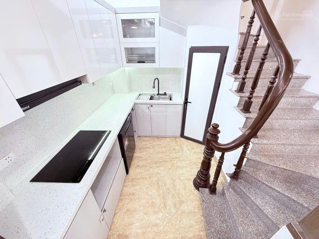Nhà phân lô, nghĩa đô, 5 tầng, 40m2, 3pn, nội thất mới hiện đại, tài chính 8,x tỷ