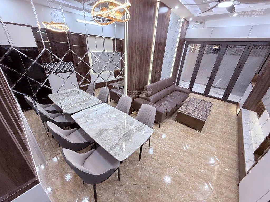 Nhà phân lô, nghĩa đô, 5 tầng, 40m2, 3pn, nội thất mới hiện đại, tài chính 8,x tỷ