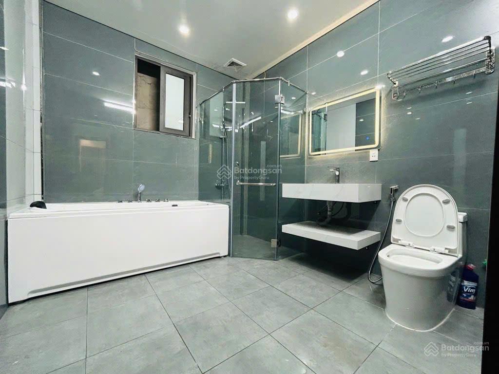 Nhà phân lô  phố hoa bằng  40m2  5 tầng  4pn  4wc  ngõ ô tô  tài chính 10,x tỷ