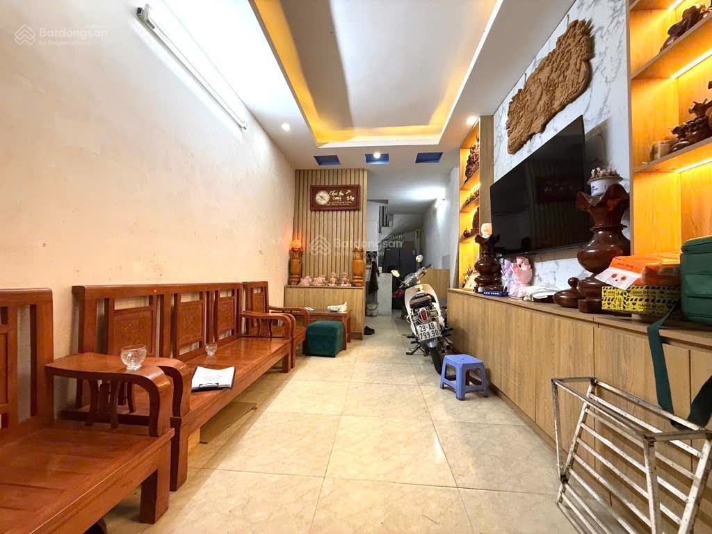 Nhà riêng  phố hoa bằng  38m2  5 tầng  full nội thất  nhỉnh 9 tỷ