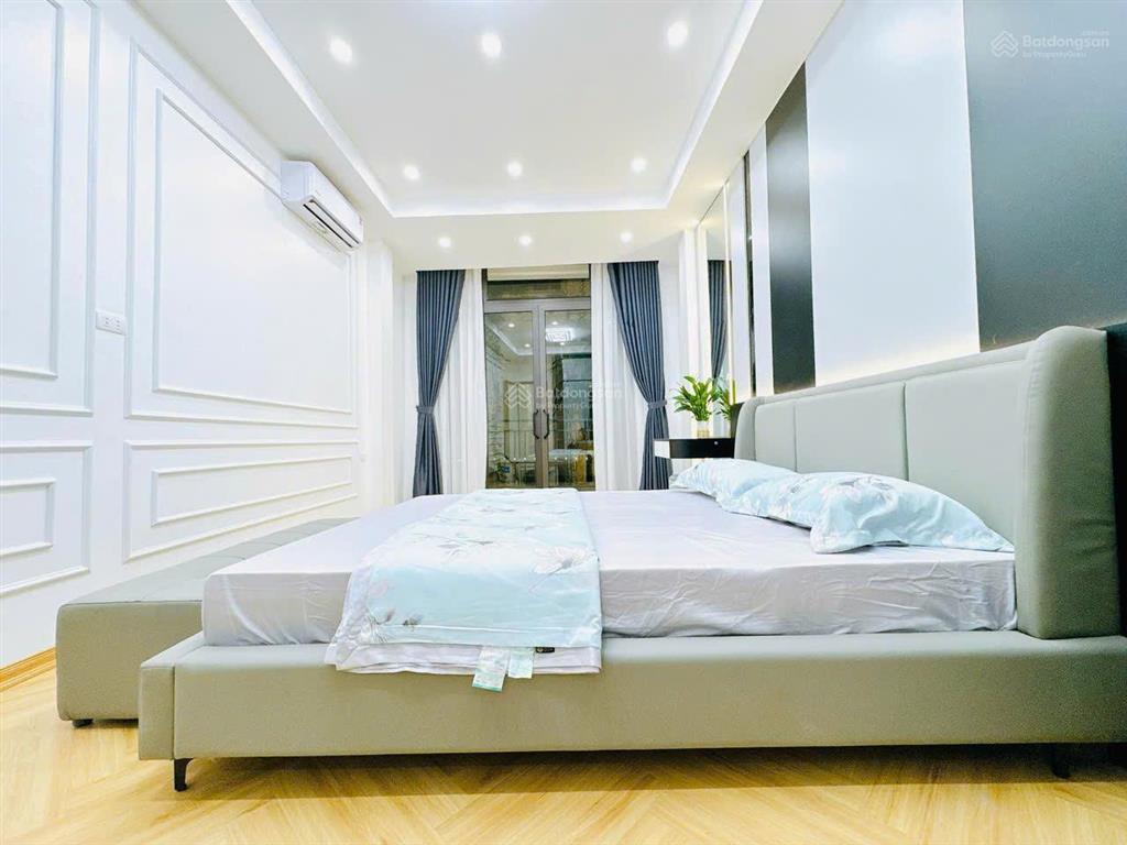 Nhà phân lô  trần duy hưng  50m2  6 tầng  thang máy  full nội thất mới  ô tô 15m  10,x tỷ