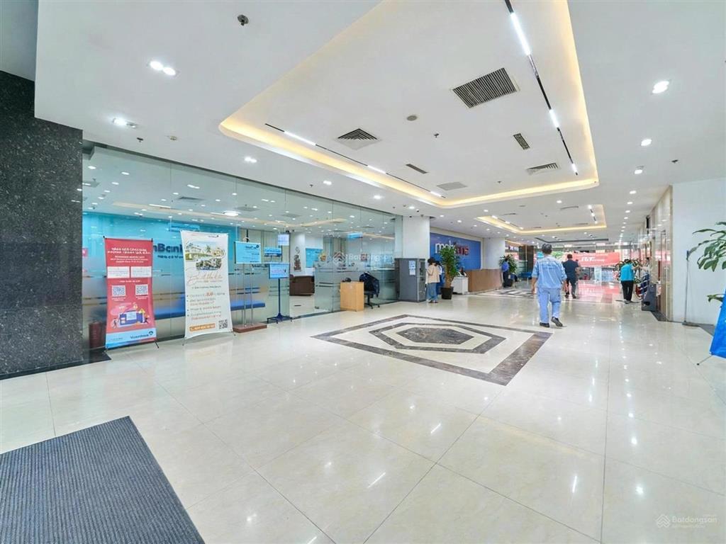 Văn phòng đẹp  phố duy tân  150m2  sàn vuông  thang máy  hầm để xe  11.5$/m2  nhiều ánh sáng
