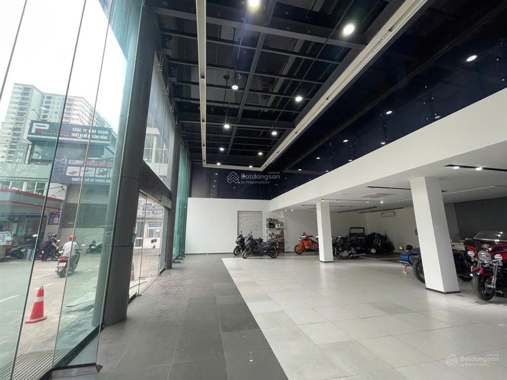 Cho thuê làm showroom  phố trần duy hưng  220m2  giá nhỉnh 9x triệu/ tháng