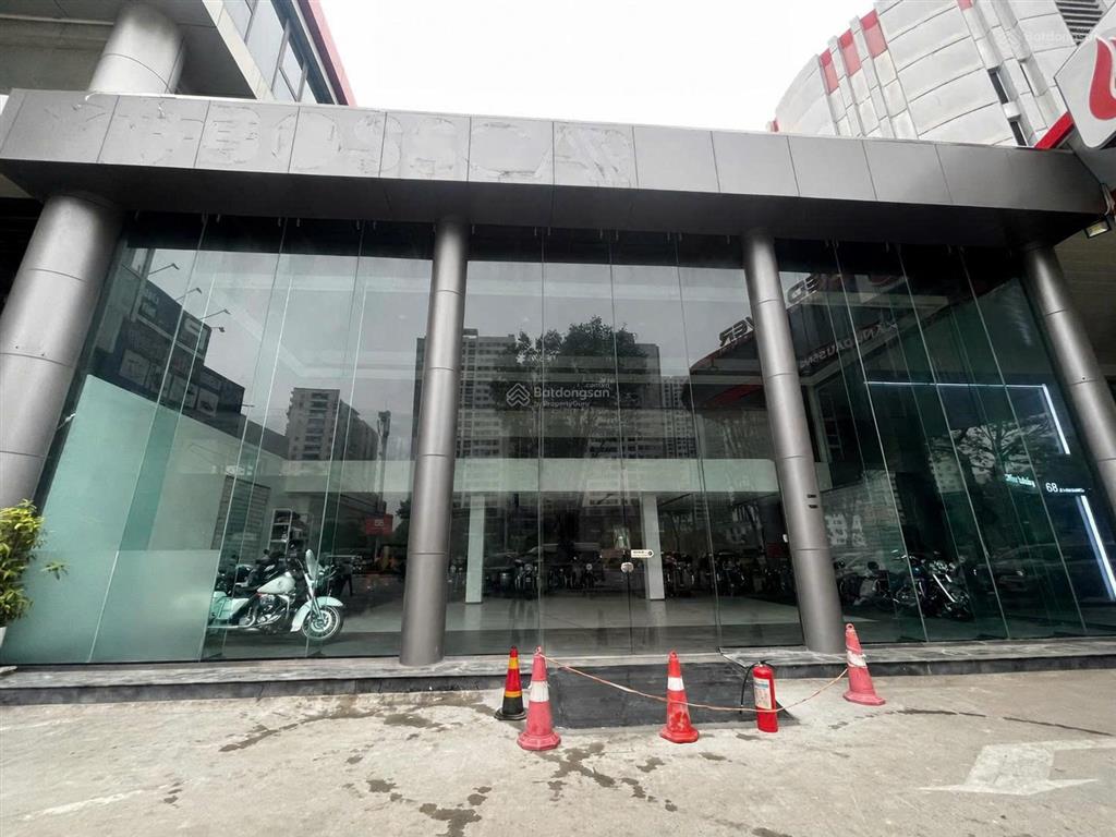 Cho thuê làm showroom  phố trần duy hưng  220m2  giá nhỉnh 9x triệu/ tháng