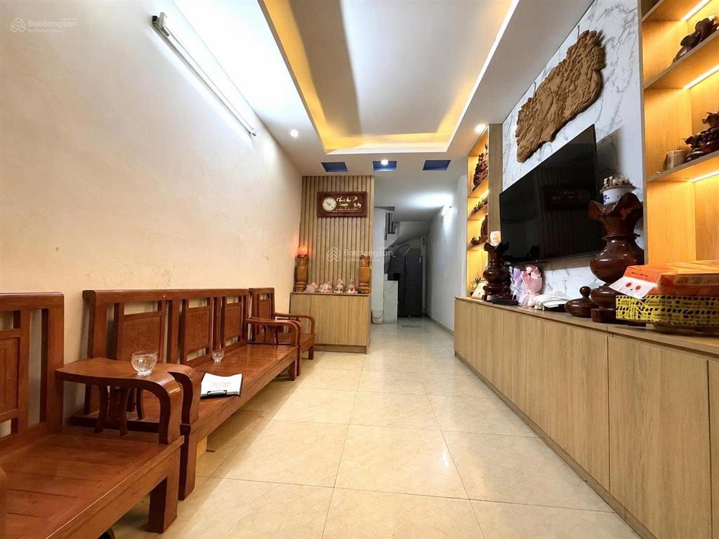 Nhà riêng phố hoa bằng  cầu giấy  35m2  5 tầng  4pn  4wc  tài chỉnh 7 tỷ