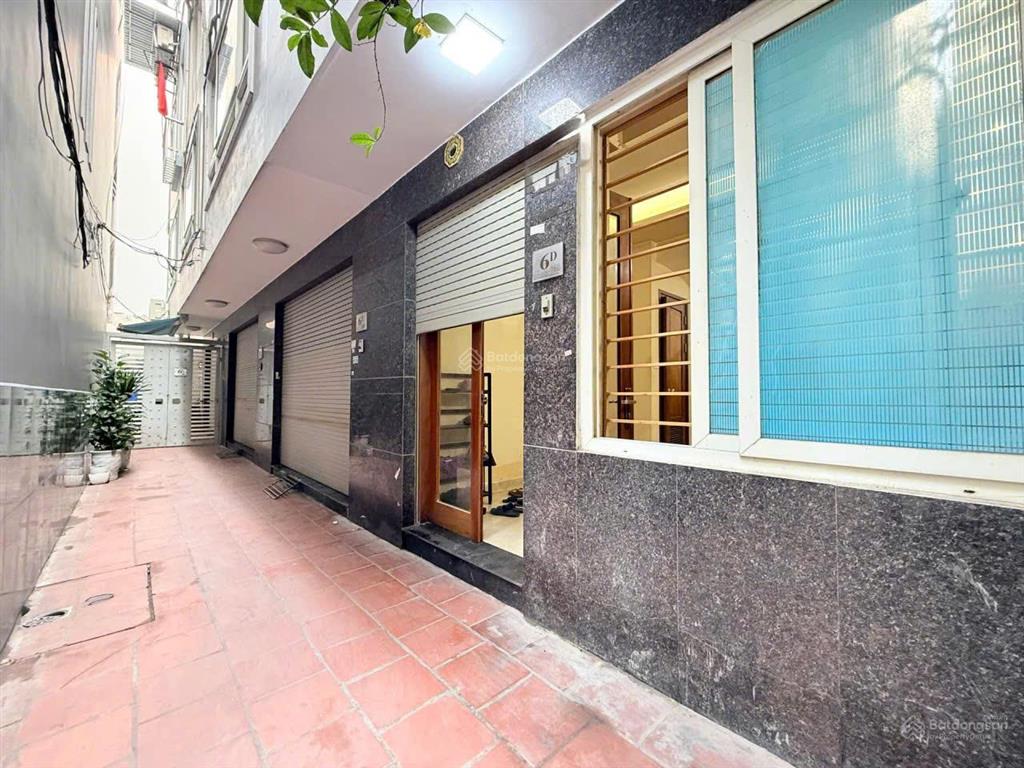 Bán nhà riêng phân lô  đường cầu giấy  40m2  5 tầng  5pn  nội thất mới tinh  cách ô tô 40m