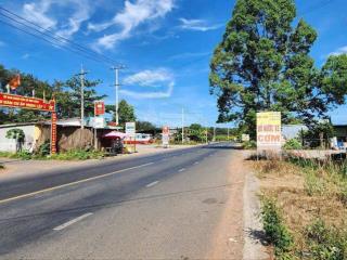 Chị chủ ở xa cần tiền bán gấp 205m2 giá 850 triệu ngay kdc hiện hữu, sổ sẵn đườn nhựa 12m, sổ sẵn.