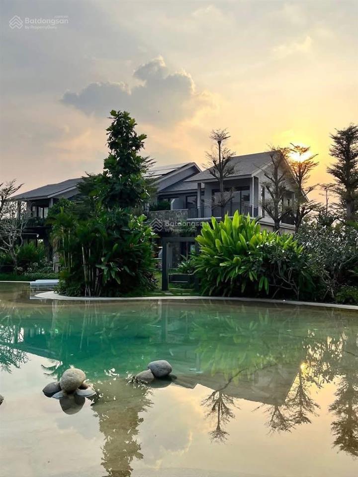 Anh chị cần một căn nhà an cư, một nơi đầu tư bền vững hãy tham khảo ngay căn biệt thự này.