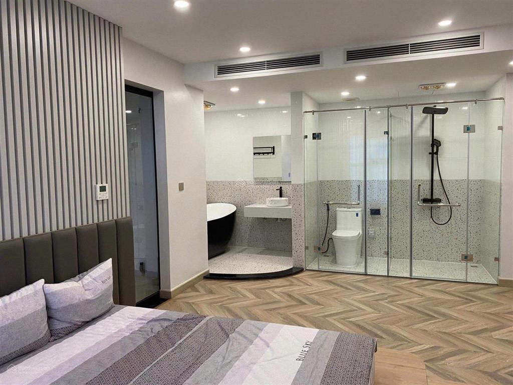 Cho thuê căn 3pn 3wc 152m2 toà cao cấp nhất khu aquabay