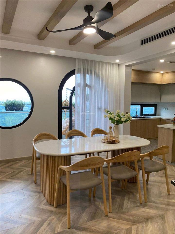 Cho thuê căn 3pn 3wc 152m2 toà cao cấp nhất khu aquabay