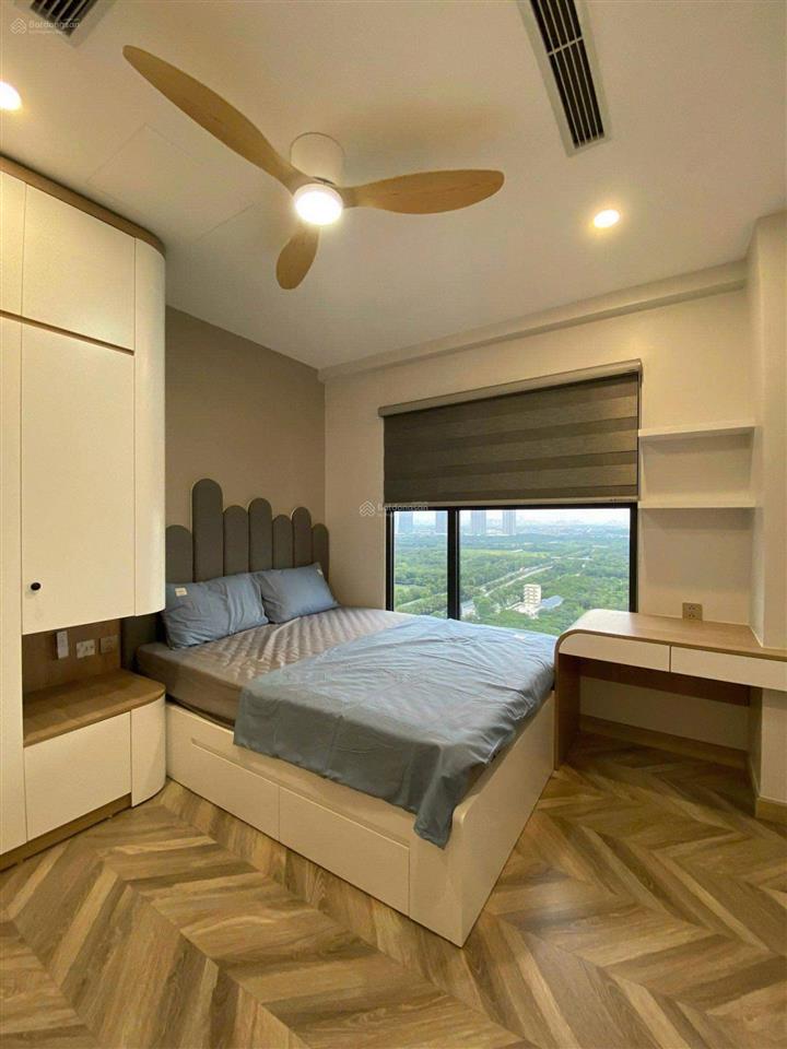 Cho thuê căn 3pn 3wc 152m2 toà cao cấp nhất khu aquabay
