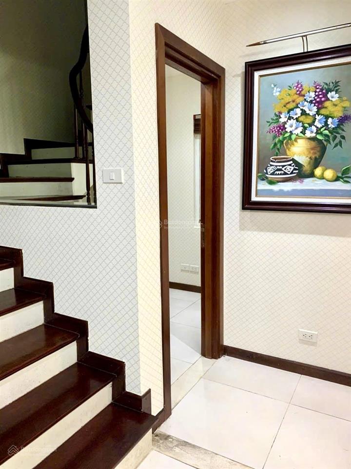 Cho thuê căn biệt thự vườn tùng giá tốt