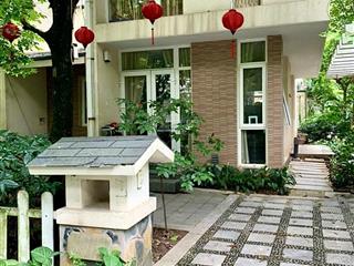 Cho thuê căn biệt thự vườn tùng giá tốt