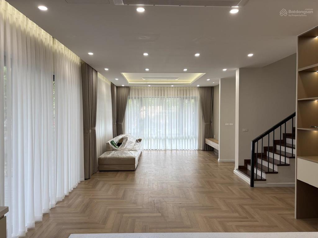 Chính chủ gửi bán căn biệt thự parkriver diện tích 252m siêu đẹp giá tốt tại ecopark. 0973 097 ***