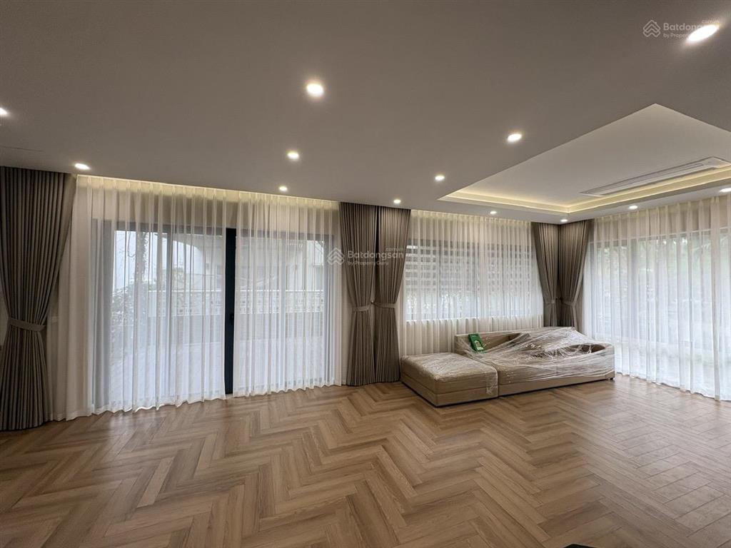 Chính chủ gửi bán căn biệt thự parkriver diện tích 252m siêu đẹp giá tốt tại ecopark. 0973 097 ***