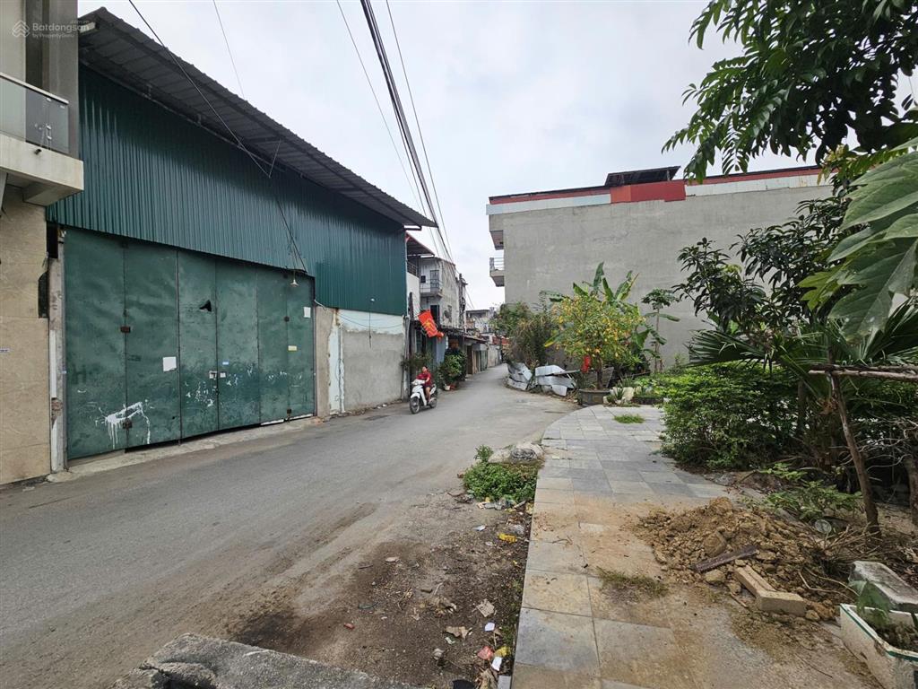 Bán nhà 3 tầng trục chính làng mẫn xá, long châu, yên phong, bắc ninh