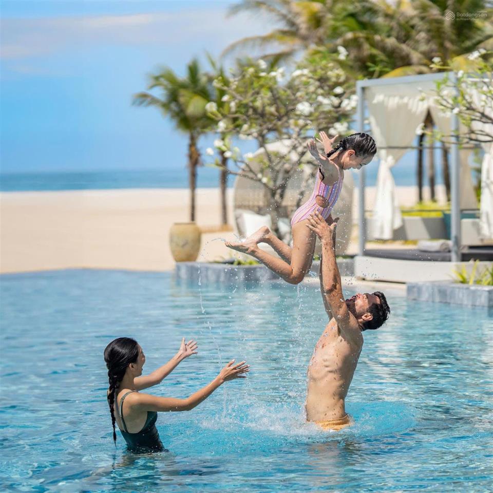 Bán biệt thự mặt tiền biển 4pn melia hồ tràm, căn góc rộng rãi.  0938 917 ***