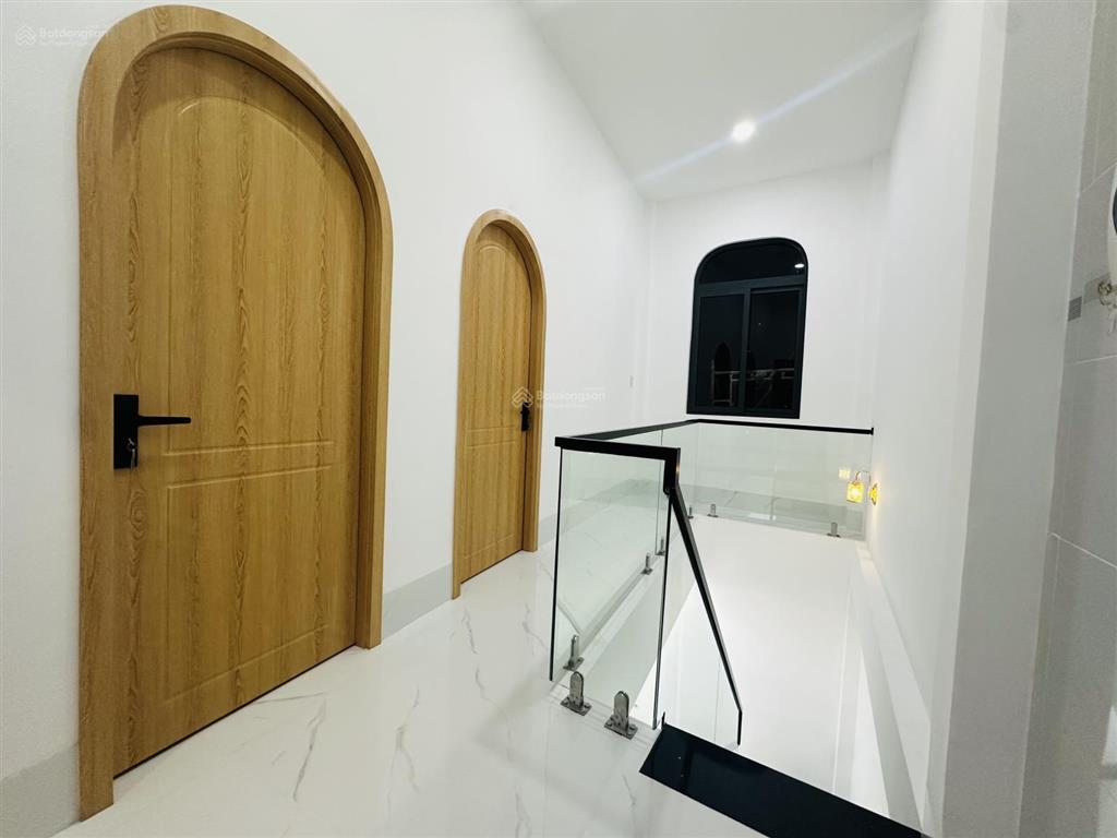 Bán nhà mới liền kề giếng nước p.4 mỹ tho, cách trung tâm hành chính 2km