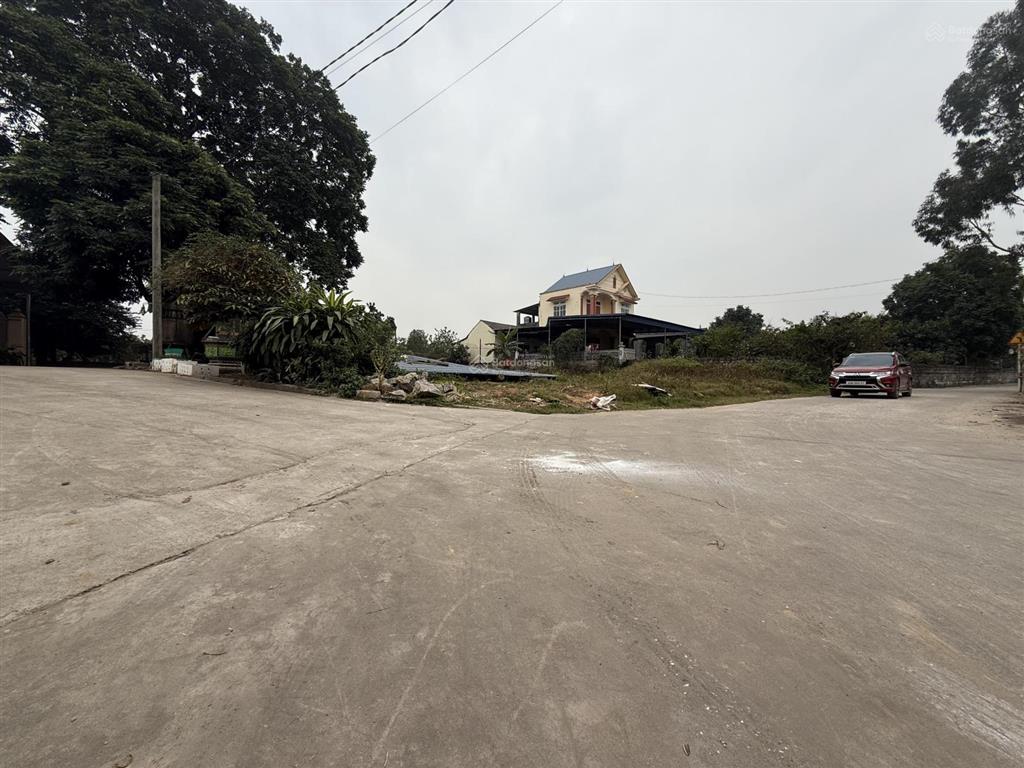 Bán gấp 630m2 300tc tại bá xuyên sông công thái nguyên.giáp ksc sc2 đường xe công vào được