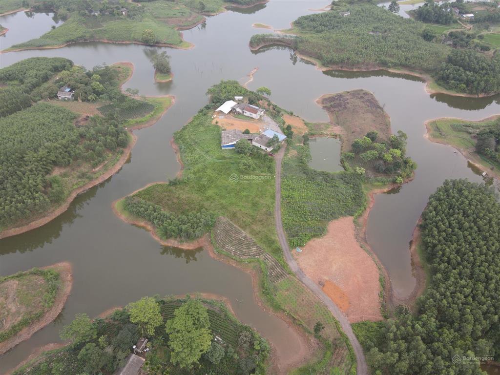 Siêu nghỉ dưỡng hồ ghềnh chè, tp sông công, tỉnh thái nguyên. dt 11.000m2, 400tc, thực tế hơn 1,7ha
