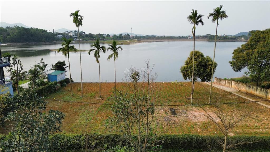 Chính chủ gửi bán 1292m2, 200m2 đất bám hồ đồng chanh tại lương sơn, phú thọ