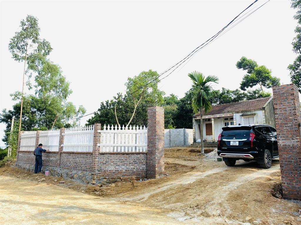 Cần chuyển nhượng diện tích 720m2 có 80m2 tc, còn lại là đất trồng cây lâu năm