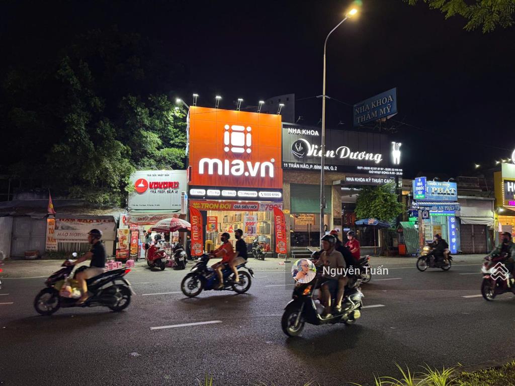 Siêu phẩm nhà mặt tiền kinh doanh trần não  đoạn đẹp nhất